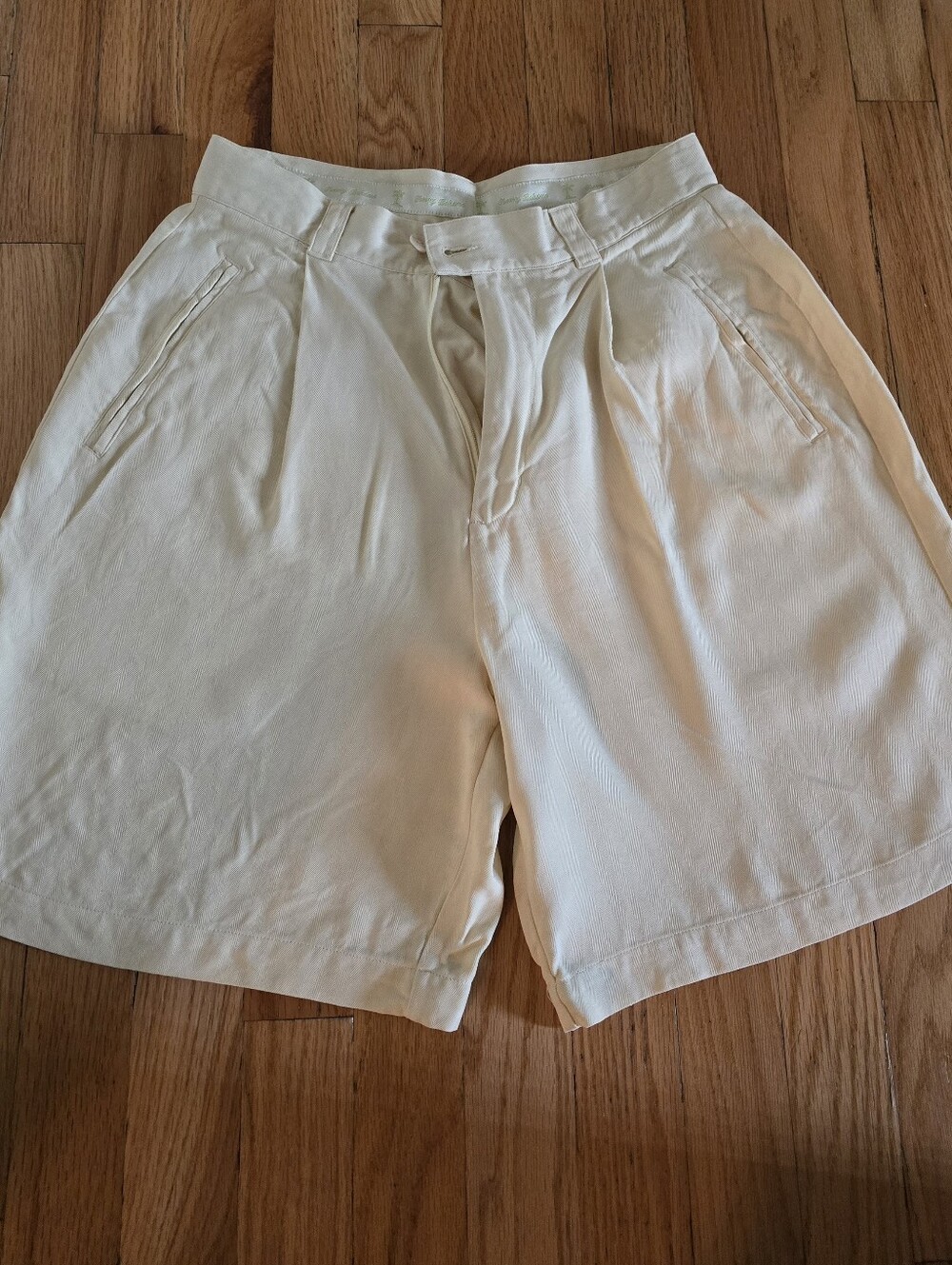 Women's Cream Pleated Casual Shorts